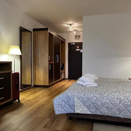 Diva Hotel: Beachside With Balcony And Amenities Apartment *