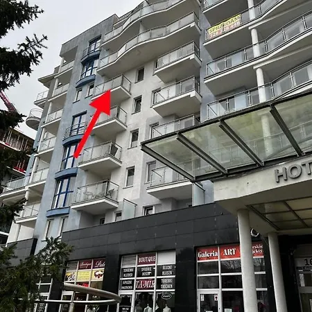 Diva Hotel: Beachside With Balcony And Amenities