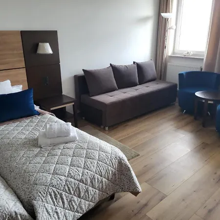 Diva Hotel: Beachside With Balcony And Amenities *