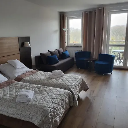 Diva Hotel: Beachside With Balcony And Amenities