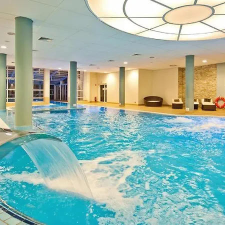 Diva Hotel: Beachside With Balcony And Amenities Apartment