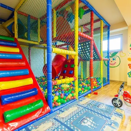 Prywatny, W 4 -gwiazdkowym Diva, Balkon, 300m Do Morza, Do Dworca Pkp Pieszo 10 Minut, Darmowe Wifi W Apartamencie, Dodatkowo Platne - Parking, Basen, Spa,