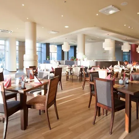 Prywatny, W 4 -gwiazdkowym Diva, Balkon, 300m Do Morza, Do Dworca Pkp Pieszo 10 Minut, Darmowe Wifi W Apartamencie, Dodatkowo Platne - Parking, Spa, Silownia, Squash * كولوبرزيغ