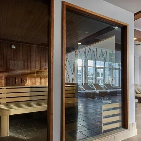 Diva Hotel: Beachside With Balcony And Amenities Apartment *