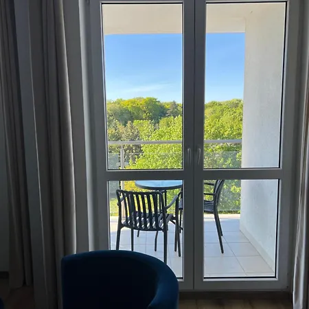 Diva Hotel: Beachside With Balcony And Amenities Apartment