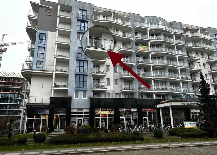 Apartment Prywatny, W 4 -gwiazdkowym Diva, Balkon, 300m Do Morza, Do Dworca Pkp Pieszo 10 Minut, Darmowe Wifi W Apartamencie, Dodatkowo Platne - Parking, Spa, Silownia, Squash *