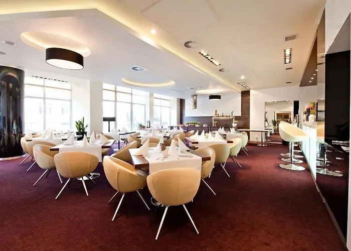 Prywatny, W 4 -gwiazdkowym Diva, Balkon, 300m Do Morza, Do Dworca Pkp Pieszo 10 Minut, Darmowe Wifi W Apartamencie, Dodatkowo Platne - Parking, Spa, Silownia, Squash * Kolberg