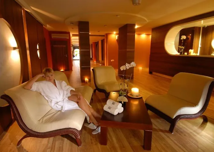 Prywatny, W 4 -gwiazdkowym Diva, Balkon, 300m Do Morza, Do Dworca Pkp Pieszo 10 Minut, Darmowe Wifi W Apartamencie, Dodatkowo Platne - Parking, Spa, Silownia, Squash Apartment Kolberg